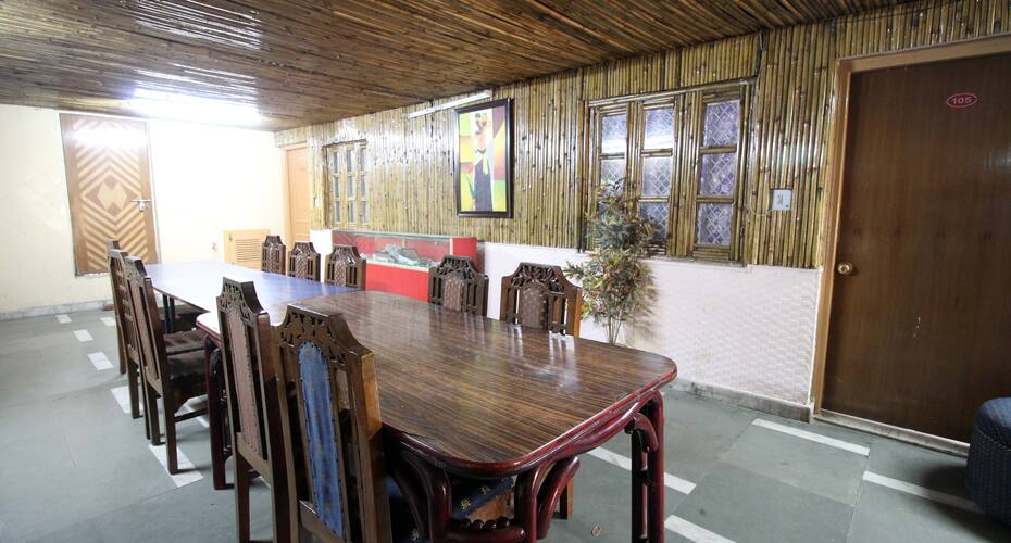 Hotel Relax Palace, New Delhi 5